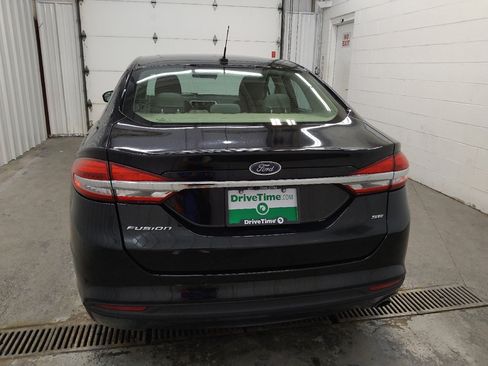 Used 2017 Ford Fusion SE w/ Fusion SE Technology Package FWD image 6