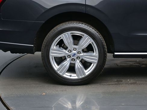 Used 2023 Ford Expedition Platinum image 9