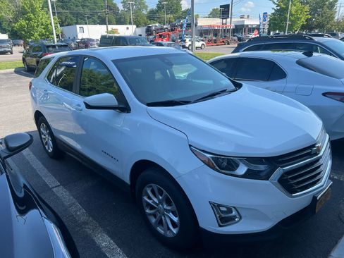 Used 2021 Chevrolet Equinox LT AWD/4WD image 2
