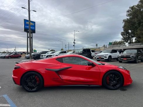 Used 2025 Chevrolet Corvette Z06 RWD image 5
