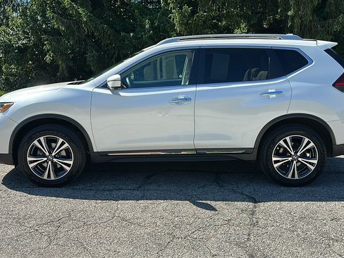 Certified 2017 Nissan Rogue SL w/ SL Premium Package AWD/4WD image 29