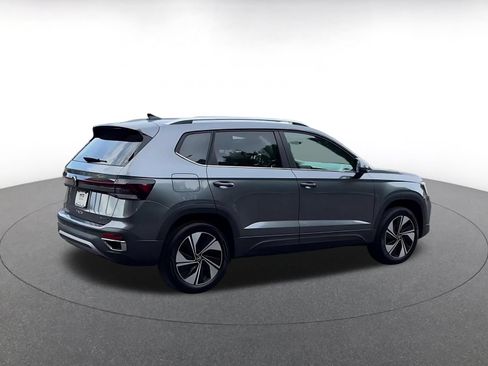 Used 2026 Volkswagen Taos SE AWD/4WD image 15