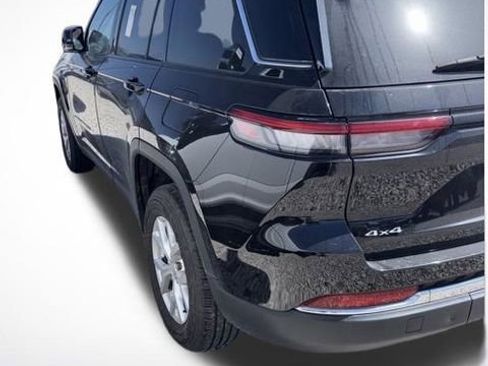 Used 2023 Jeep Grand Cherokee Limited image 6