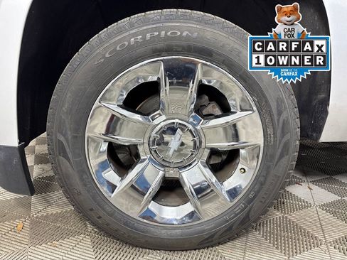 Used 2018 Chevrolet Suburban Premier image 15