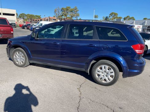 Used 2018 Dodge Journey SE FWD image 9