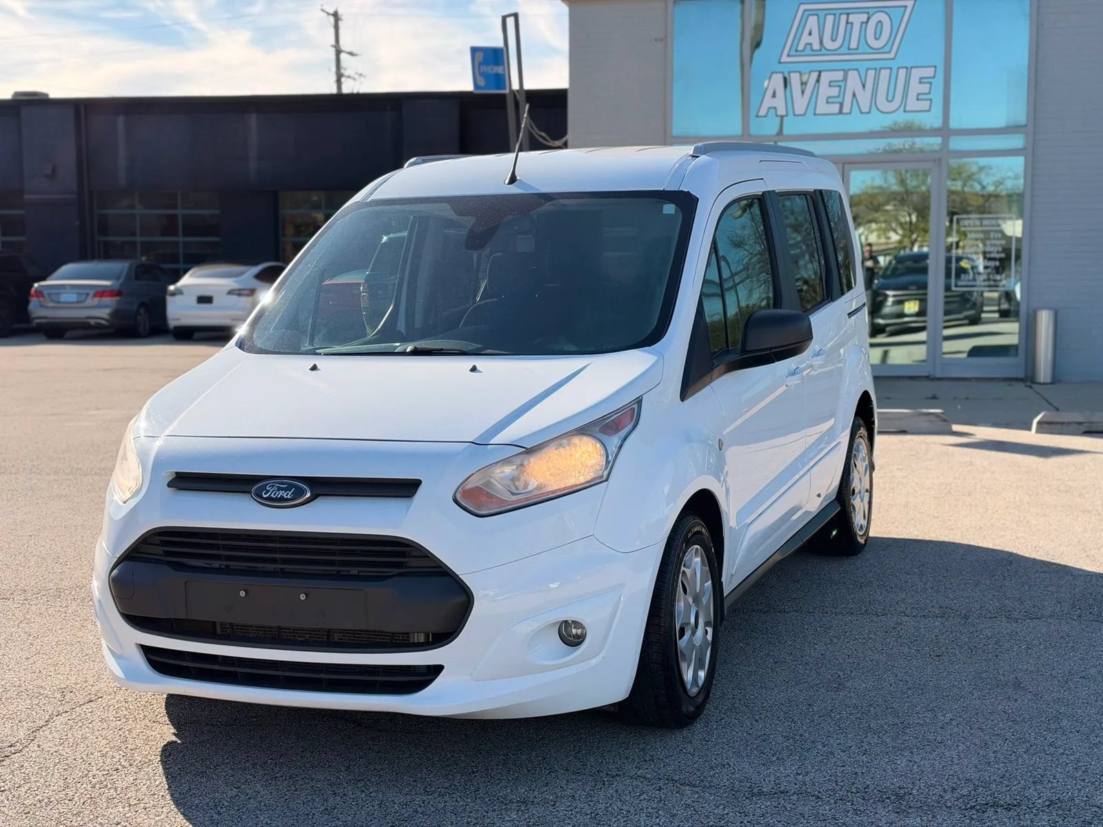 Used 2017 Ford Transit Connect XLT FWD image 3