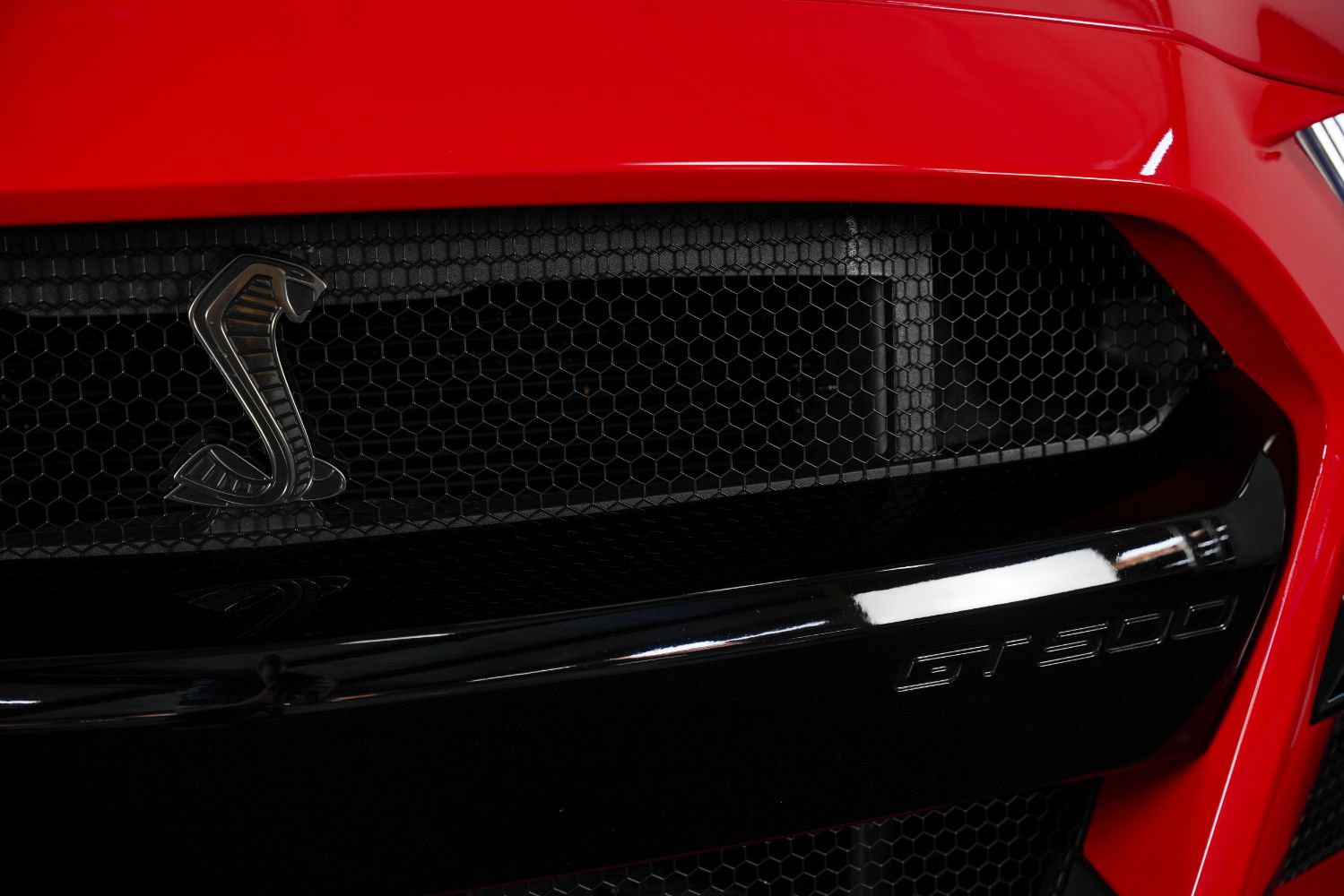 Used 2021 Ford Mustang Shelby GT500 w/ Carbon Fiber Handling Package RWD image 12