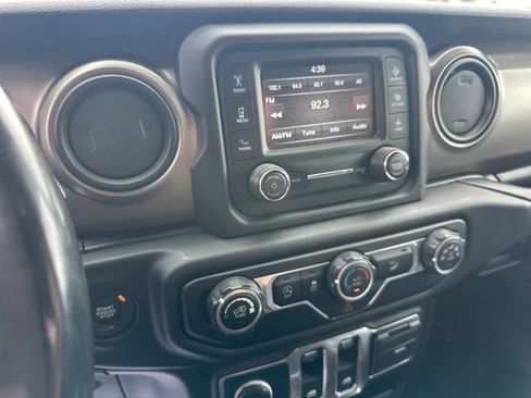 Used 2019 Jeep Wrangler Sport AWD/4WD image 22