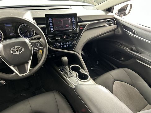 Used 2021 Toyota Camry LE image 22