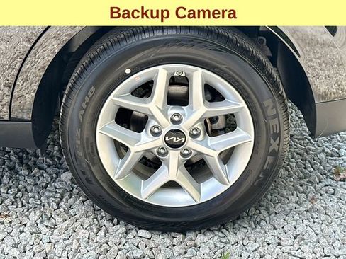 Used 2025 Kia Soul LX w/ LX Technology Package FWD image 9