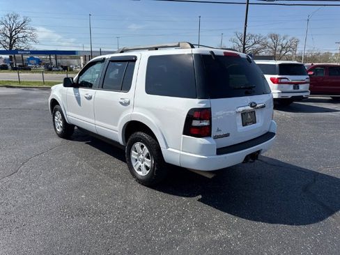 Used 2009 Ford Explorer XLT image 3