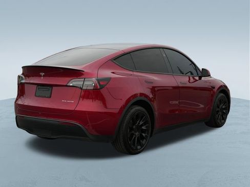 Used 2024 Tesla Model Y Long Range AWD/4WD image 9