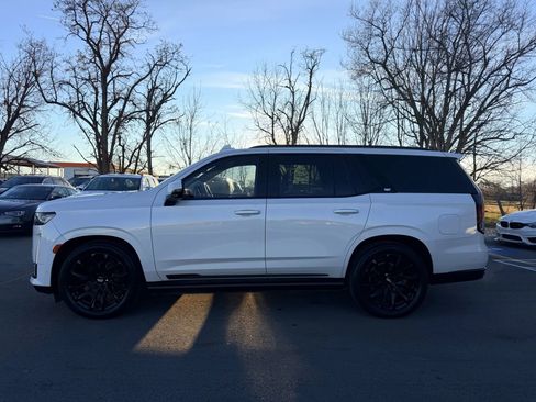 Used 2021 Cadillac Escalade Sport Platinum w/ LPO, ONYX Package image 8