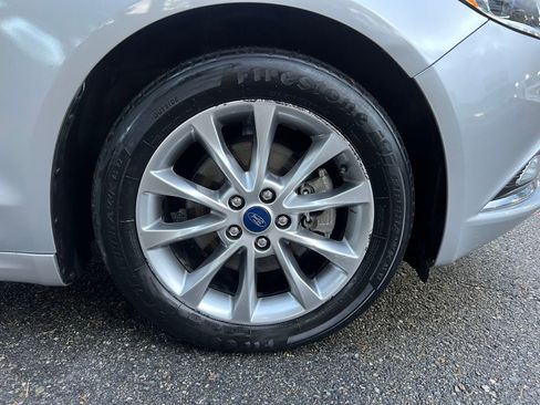 Used 2017 Ford Fusion SE image 16