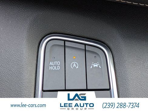 Used 2022 Cadillac Escalade ESV Premium Luxury RWD image 28
