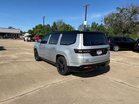 Used 2023 Jeep Grand Wagoneer Series III w/ Rear Seat Video Group 1 image 3