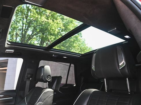 Used 2022 Cadillac Escalade Premium Luxury Platinum image 27