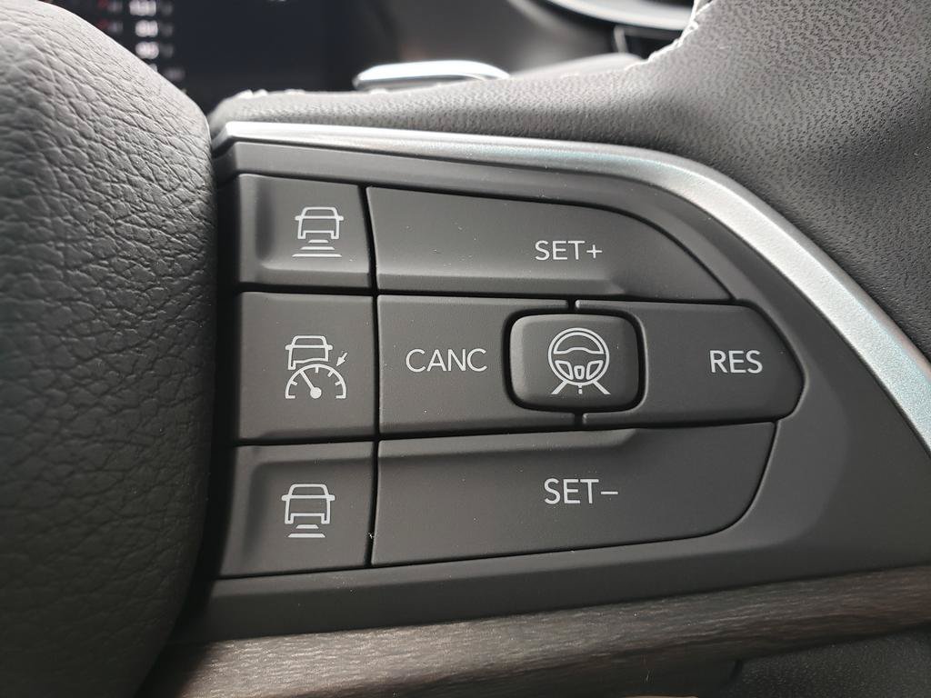 New 2027 Jeep Grand Cherokee Limited AWD/4WD image 23