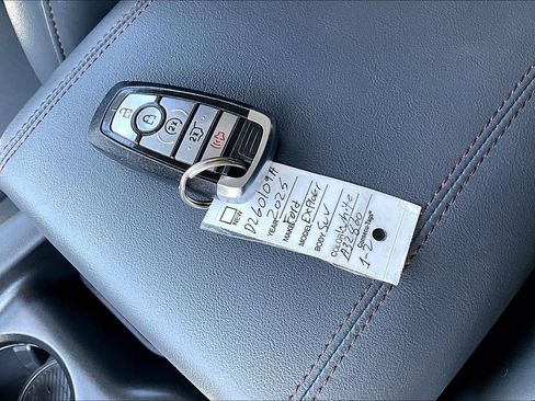 Used 2025 Ford Explorer Active w/ Active Comfort Package AWD/4WD image 27
