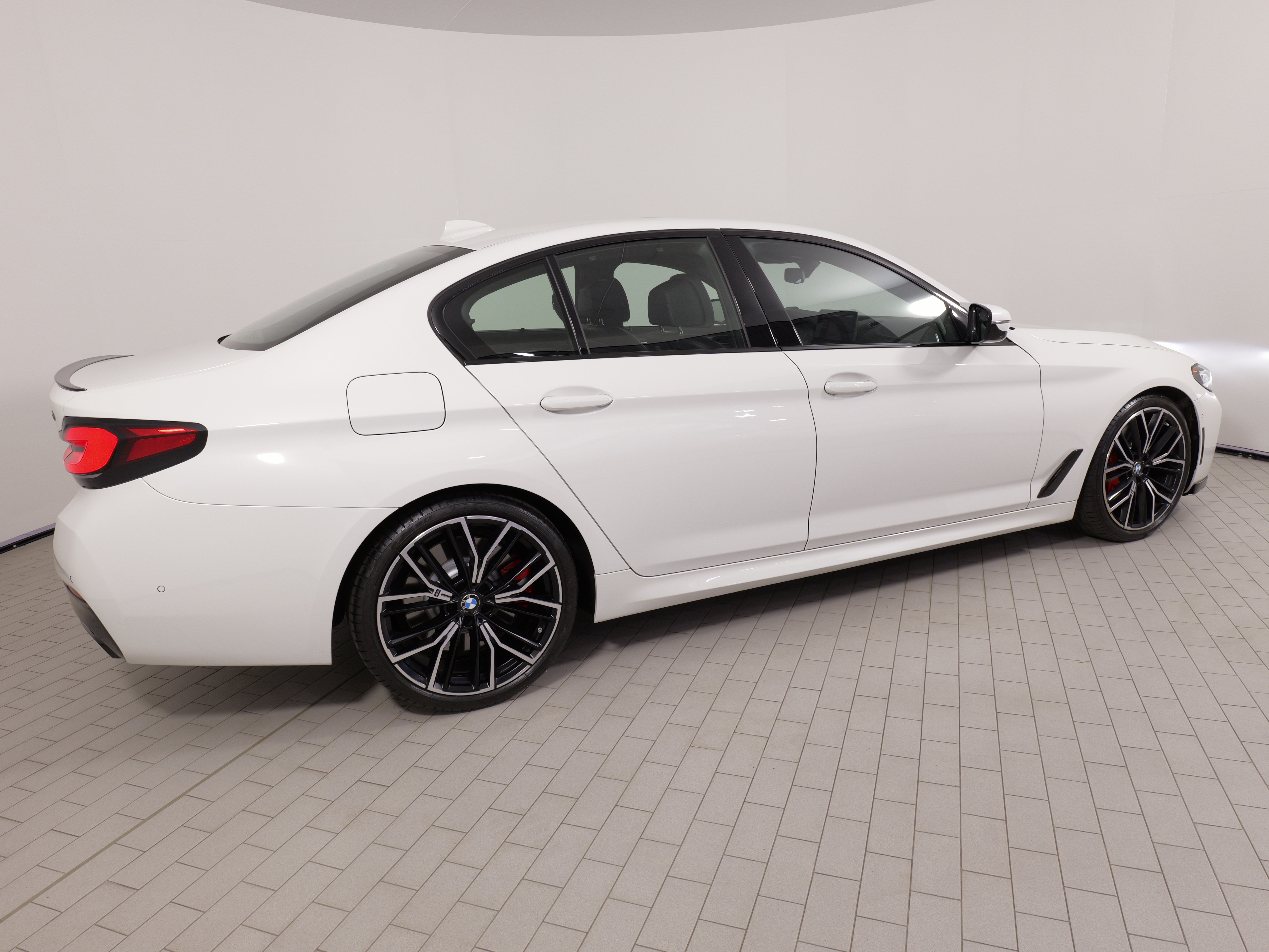 Used 2023 BMW M550i xDrive w/ Executive Package AWD/4WD image 12