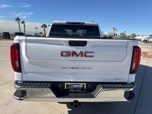 Used 2024 GMC Sierra 1500 SLT image 4