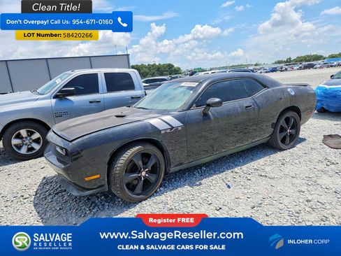 Used 2010 Dodge Challenger R/T RWD image 1