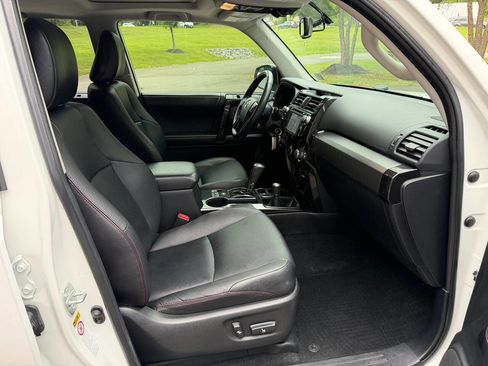 Used 2016 Toyota 4Runner Trail Premium AWD/4WD image 27