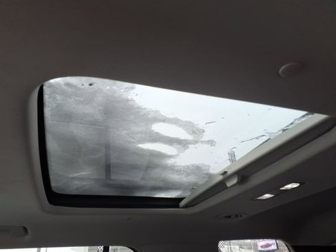 Used 2020 Chevrolet Traverse LT w/ LT Premium Package image 11