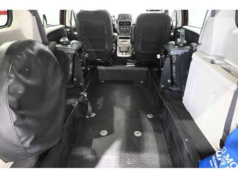 Used 2019 Dodge Grand Caravan SE FWD image 21