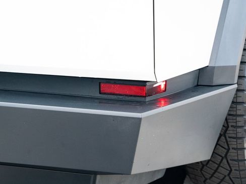 Used 2024 Tesla Cybertruck AWD Crew Cab image 12
