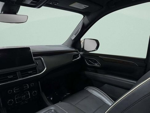 Used 2021 Chevrolet Tahoe Premier w/ Premium Package image 13