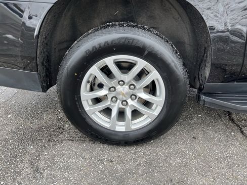 Used 2024 Chevrolet Suburban LT image 33