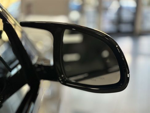 Used 2024 BMW X6 M60i w/ Dynamic Handling Package image 22