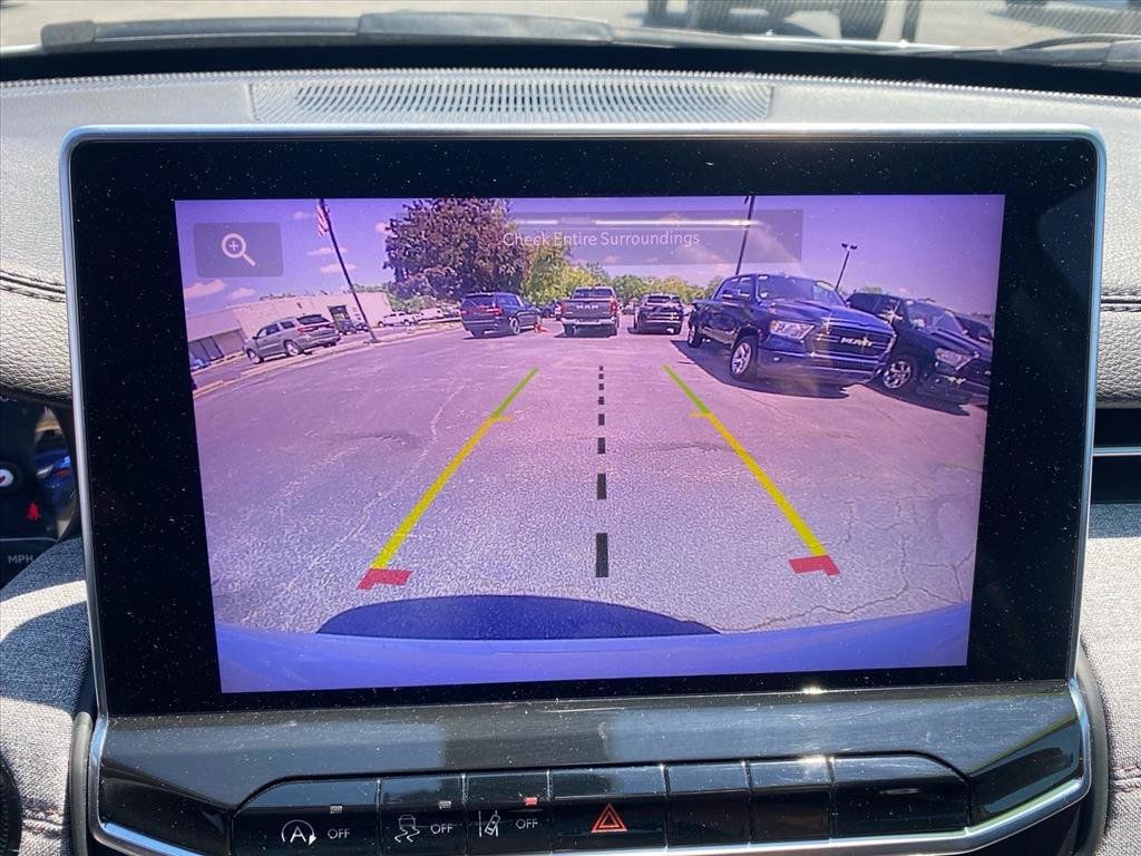 Used 2023 Jeep Compass Latitude AWD/4WD image 16