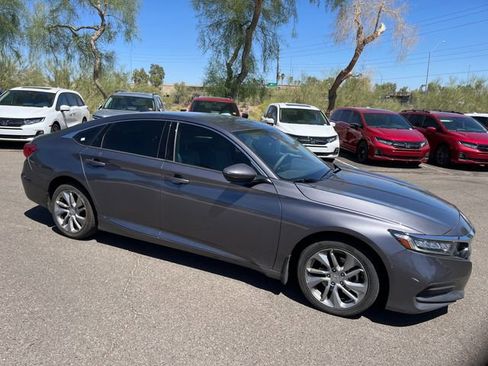 Used 2018 Honda Accord LX image 5