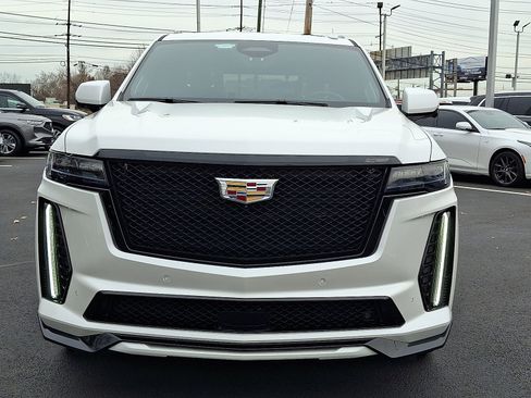 Certified 2024 Cadillac Escalade V w/ Heavy-Duty Trailer Package image 8