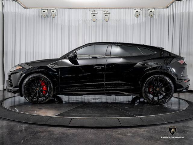 Used 2022 Lamborghini Urus AWD/4WD image 5