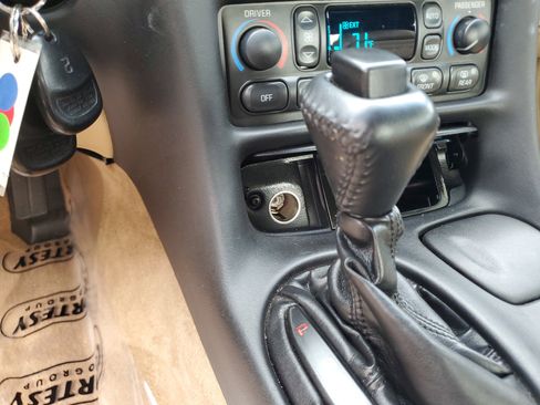 Used 2004 Chevrolet Corvette Coupe image 20