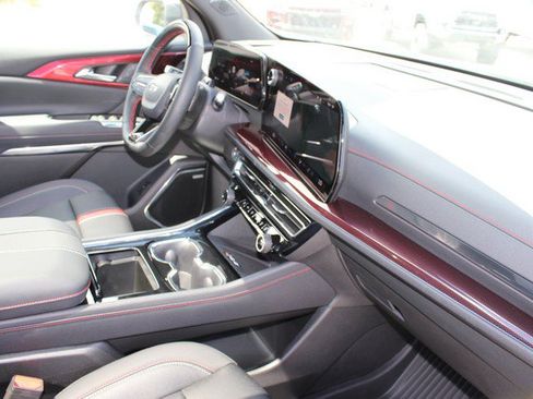 Used 2026 Chevrolet Traverse RS w/ LPO, Floor Liner Package AWD/4WD image 18