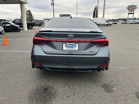 Used 2021 Toyota Avalon XSE image 3
