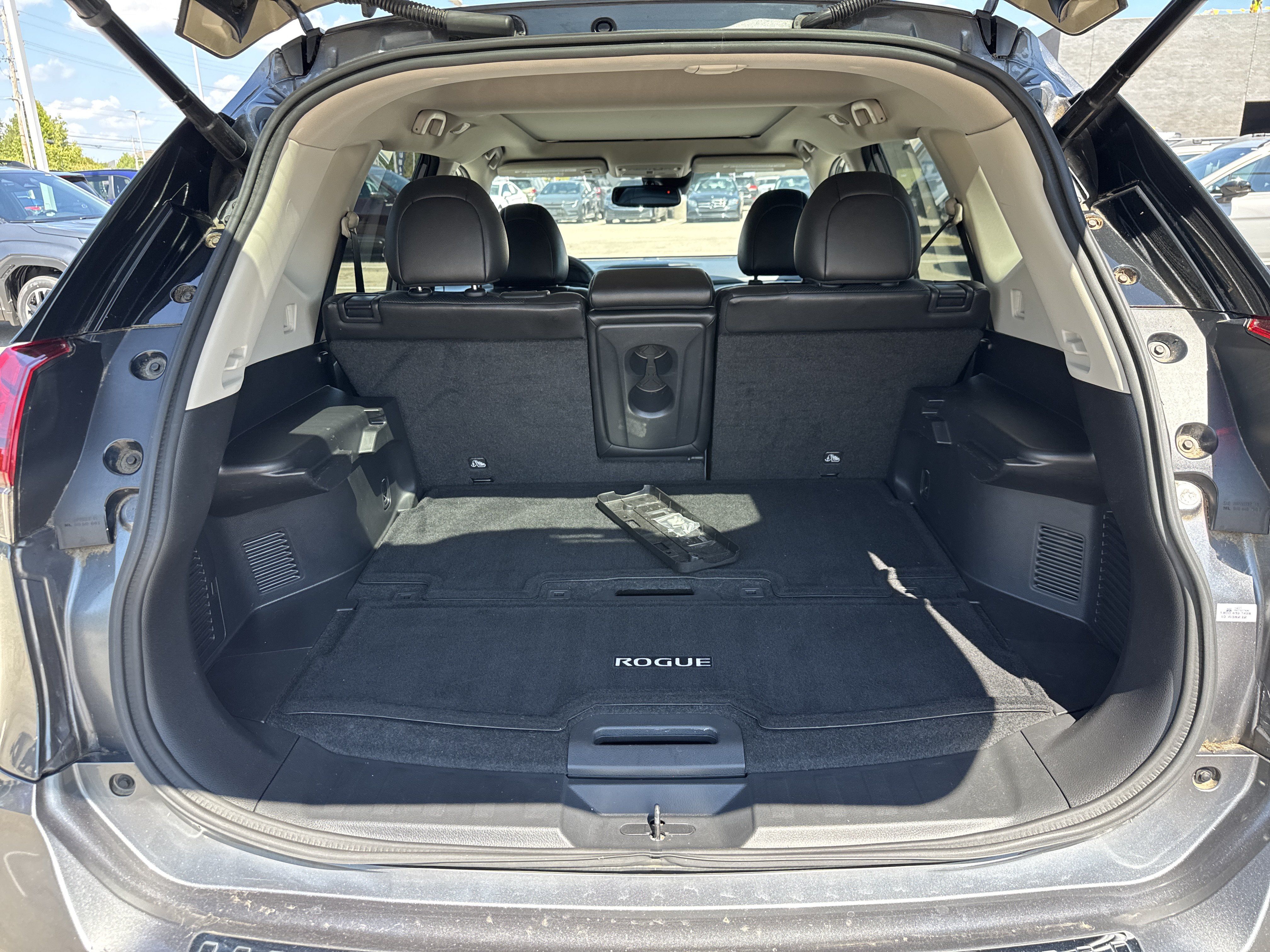 Used 2017 Nissan Rogue SL w/ SL Premium Package FWD image 13