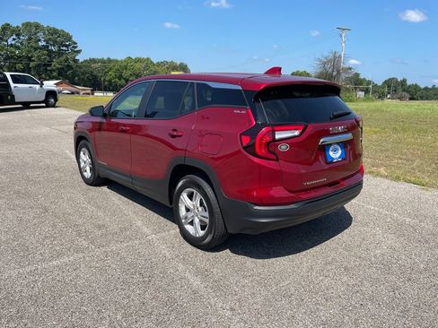 Used 2022 GMC Terrain SLE FWD image 3