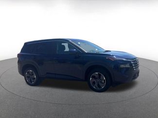 Used 2025 Nissan Rogue SV FWD video 2