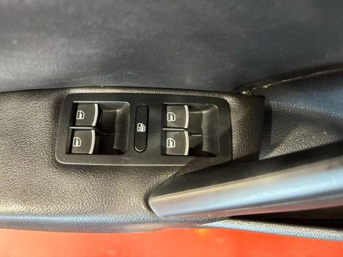 Used 2012 Volkswagen Passat 2.5 SE image 24