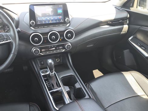 Used 2025 Nissan Sentra SR w/ SR Premium Package FWD image 10