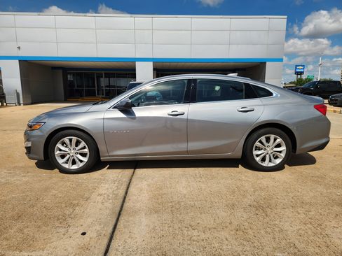 Used 2025 Chevrolet Malibu LT FWD image 5