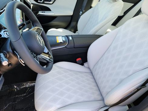 Used 2025 Mercedes-Benz E 450 4MATIC Sedan image 10