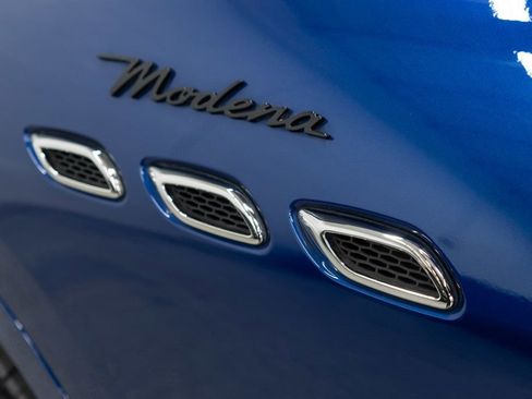 Used 2022 Maserati Levante Modena image 38