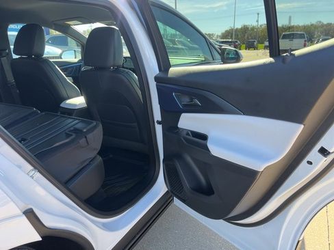 New 2026 Chevrolet Equinox EV LT image 40