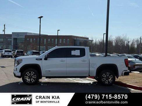 Used 2023 GMC Sierra 1500 AT4 w/ Technology Package AWD/4WD image 4
